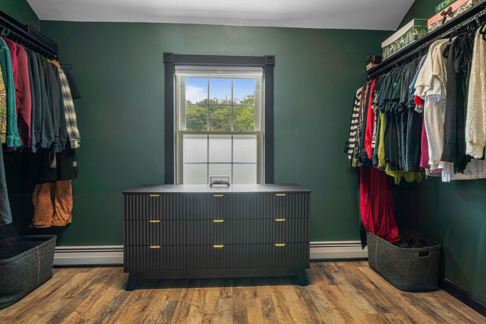 Goffstown, New Hampshire 03045, United States, 4 Bedrooms Bedrooms, ,3 BathroomsBathrooms,Residential,Active,186327