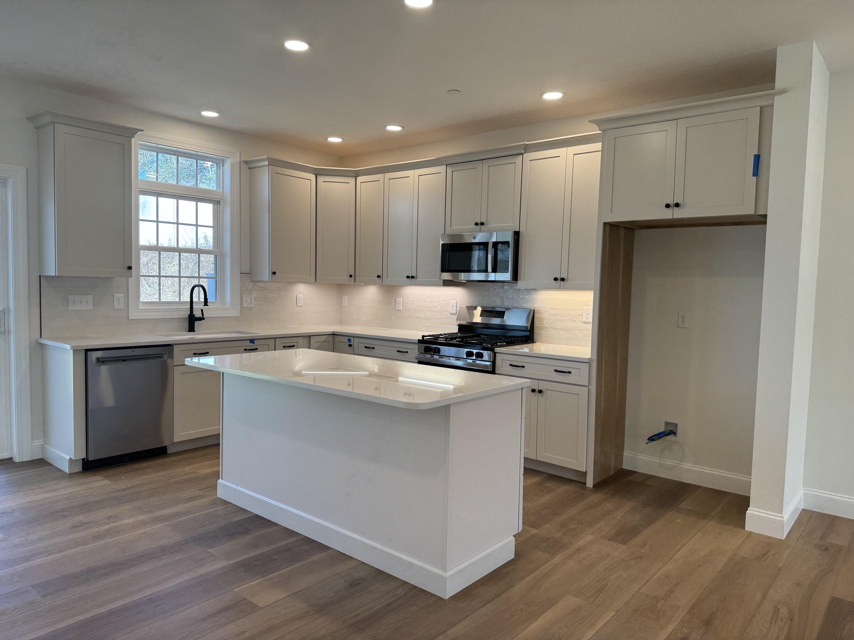 6B Dearborn Circle