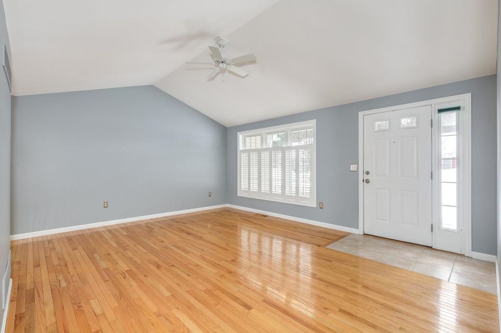 Photo of 9 Westchester Court, Hudson, NH 03051 (MLS # 5078760)