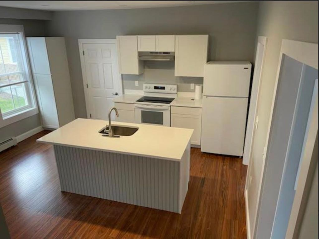 Photo of 4 Elm Street #B, Newmarket, NH 03857 (MLS # 5085676)