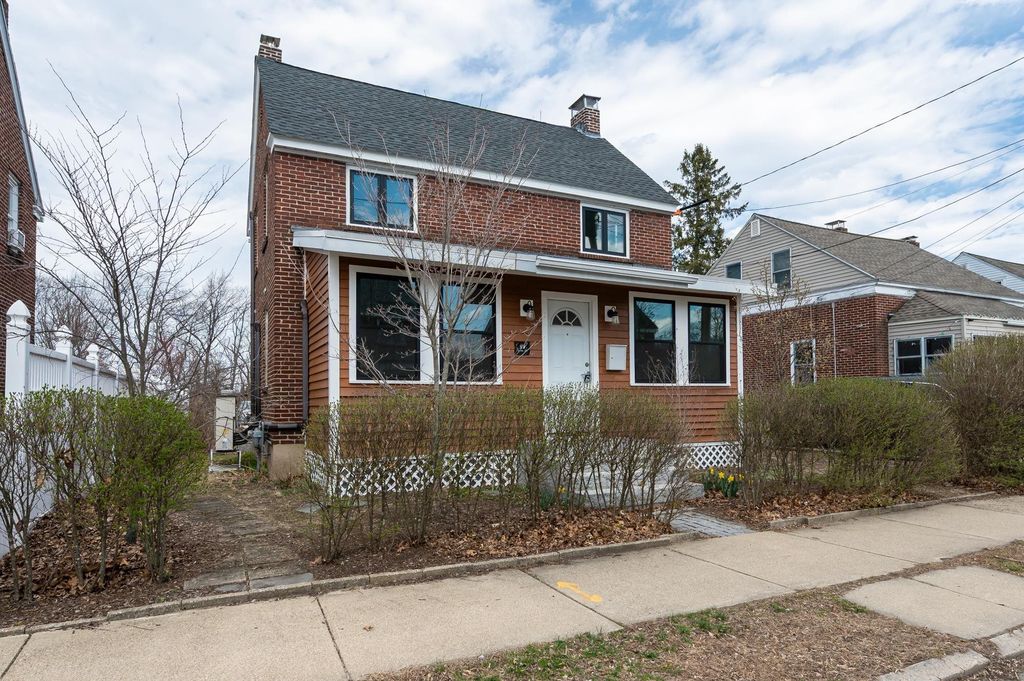 Photo of 19 Grand Avenue, Nashua, NH 03060 (MLS # 5083899)