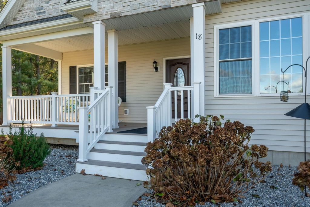 Photo of 18 Steele Road, Derry, NH 03038 (MLS # 5088723)