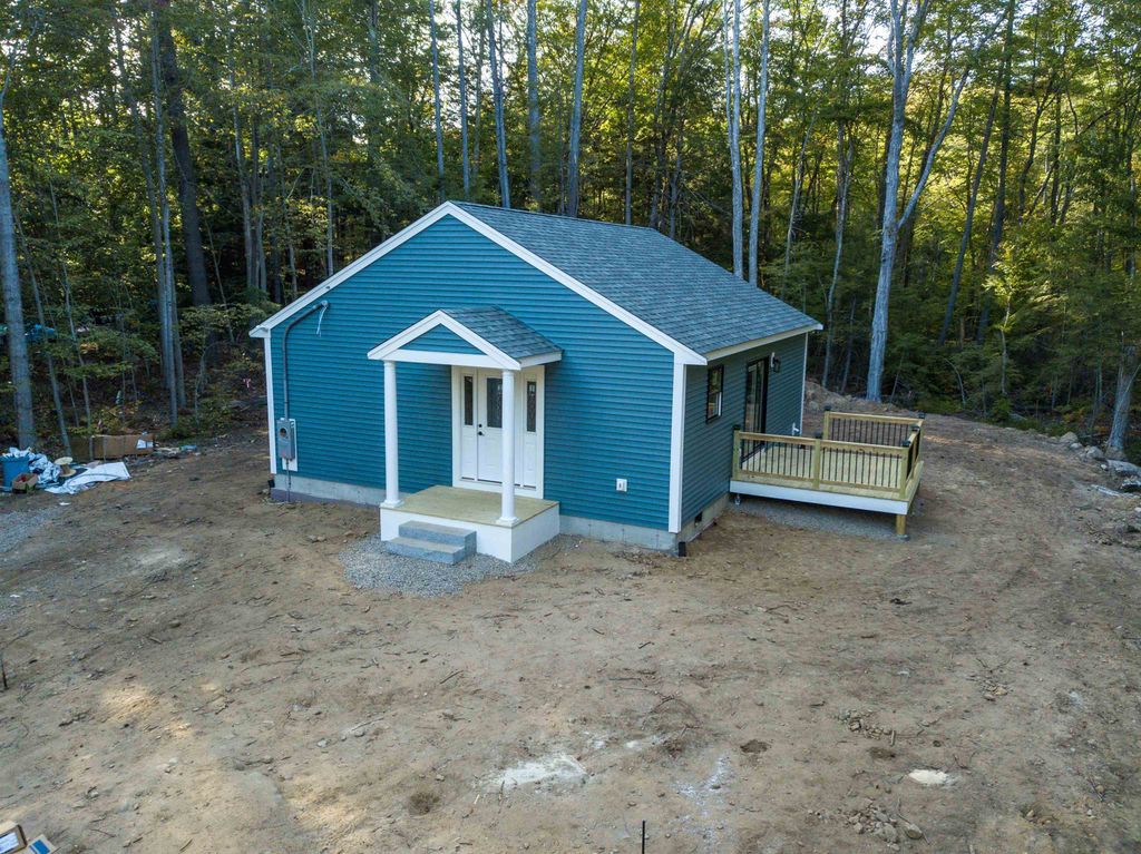 Photo of 31 Lakeshore Drive, Middleton, NH 03887 (MLS # 5067002)