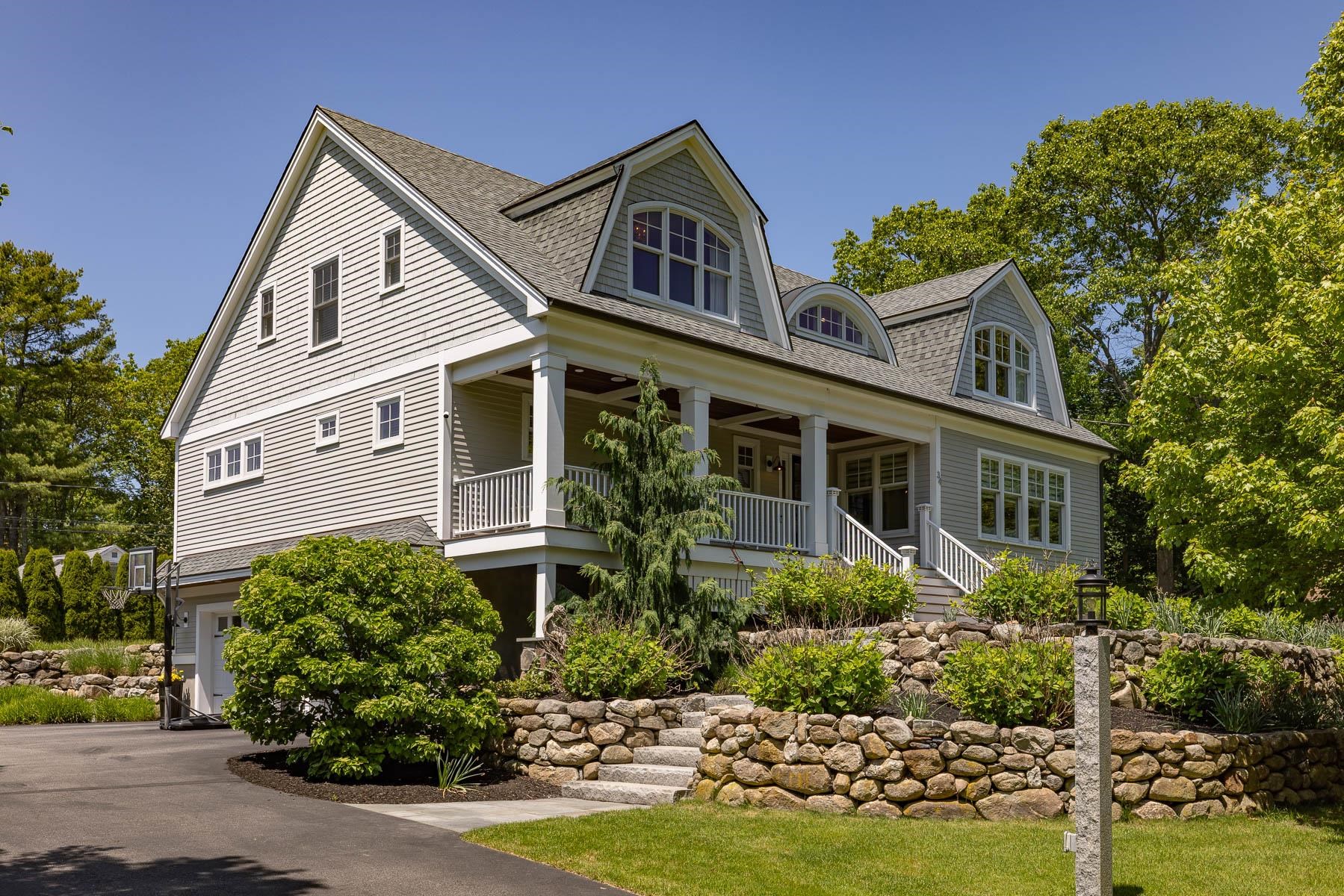 34 Appledore Avenue