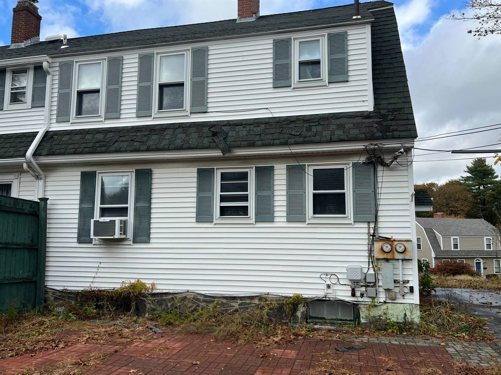 Photo of 35 Concord Way, Portsmouth, NH 03801 (MLS # 5067023)