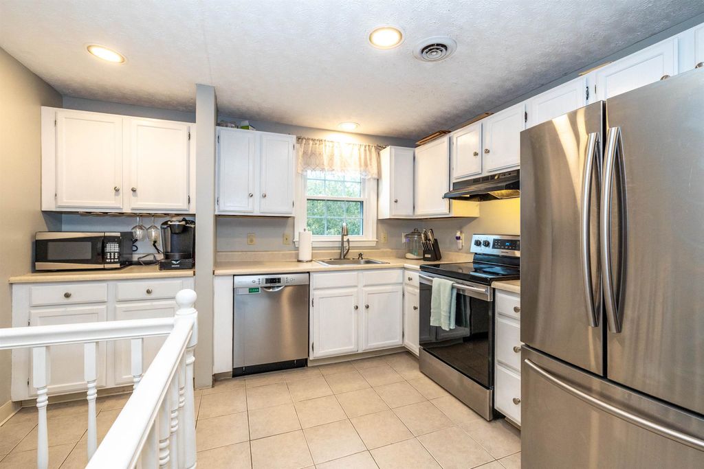 Photo of 50 Edward J. Roy Drive #50, Manchester, NH 03104 (MLS # 5070777)