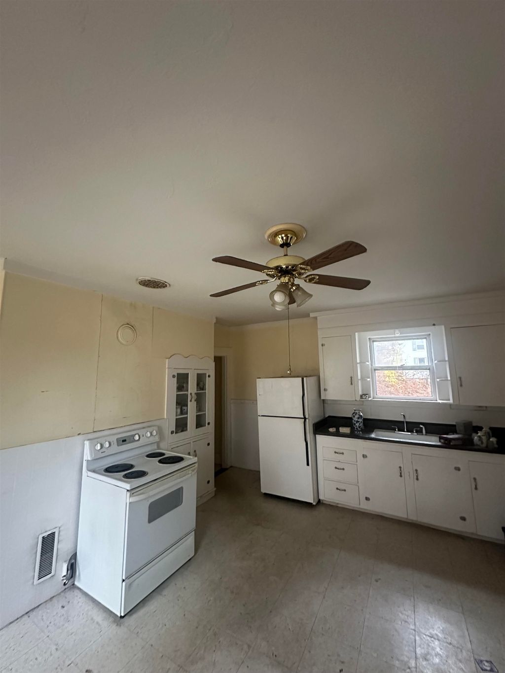 Photo of 46 Sanborn Street, Franklin, NH 03235 (MLS # 5069470)