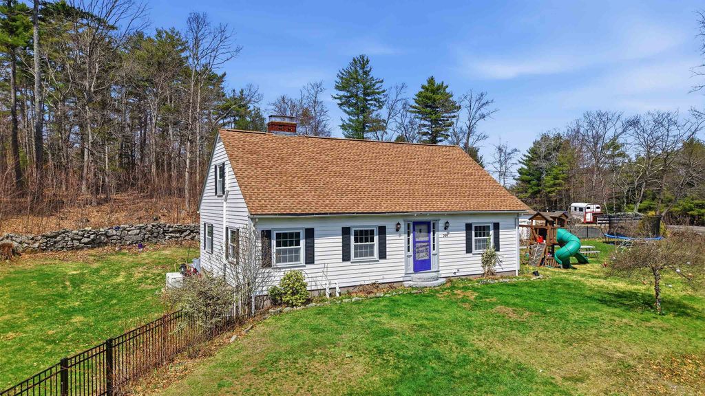 Photo of 209 Hooksett Road, Auburn, NH 03032 (MLS # 5084110)