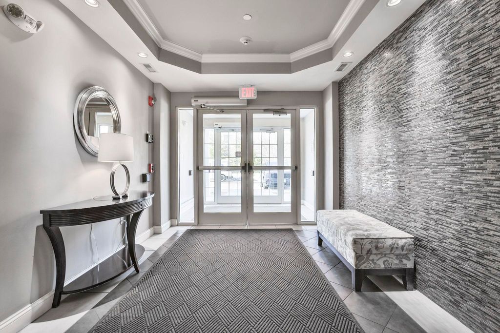 Photo of 10 Braemoor Woods Road #401, Salem, NH 03079 (MLS # 5078845)