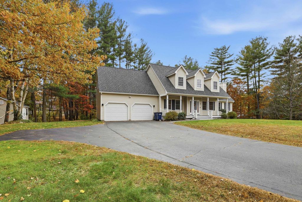 Photo of 4 Bayberry Lane, Litchfield, NH 03052 (MLS # 5067475)