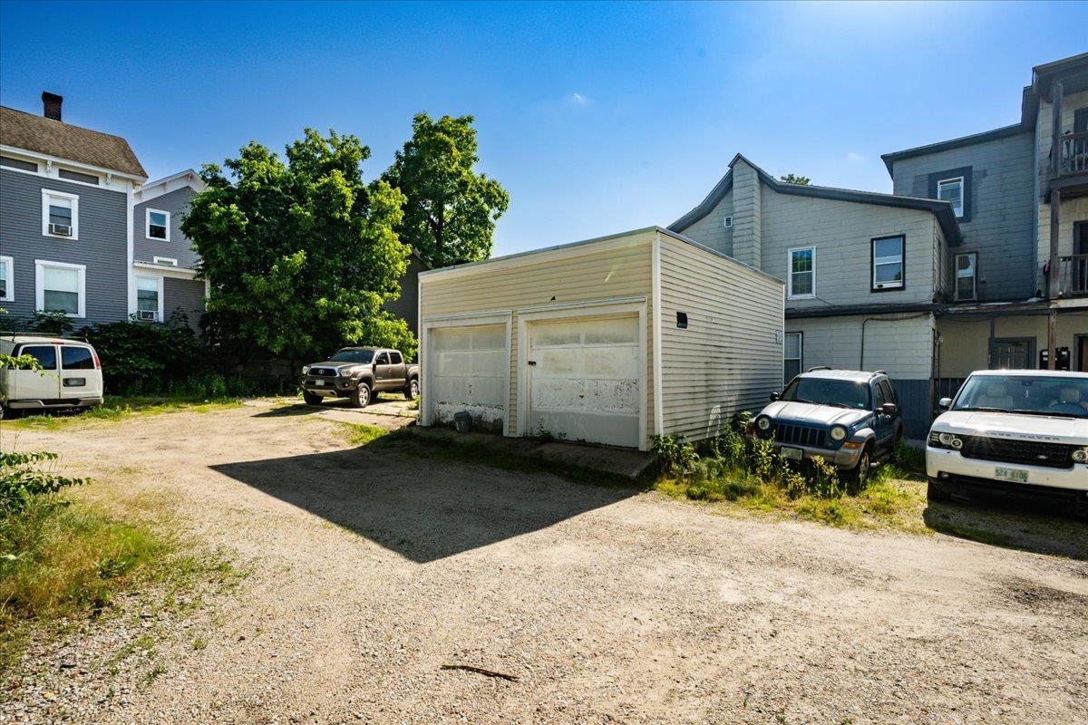 367 Amherst Street