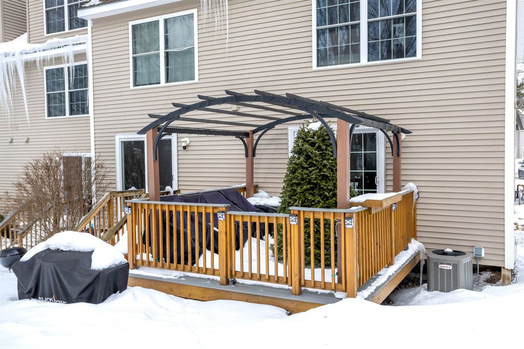 Photo of 41 Shadowbrook Drive #A, Hudson, NH 03051 (MLS # 5076530)