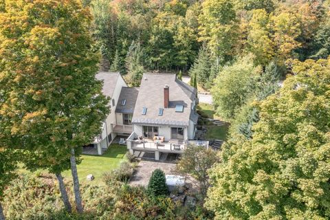61 Brook Road 22 Stowe VT 05672