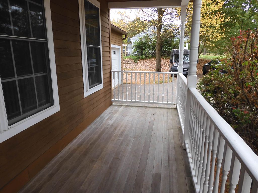Photo of 27 Martins Ferry Road, Hooksett, NH 03106 (MLS # 5065079)