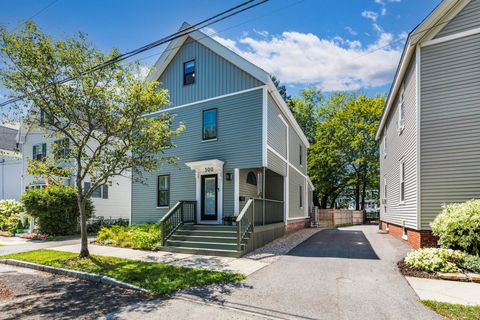 Photo of 500 Union Street, Portsmouth, NH 03801 (MLS # 5085456)