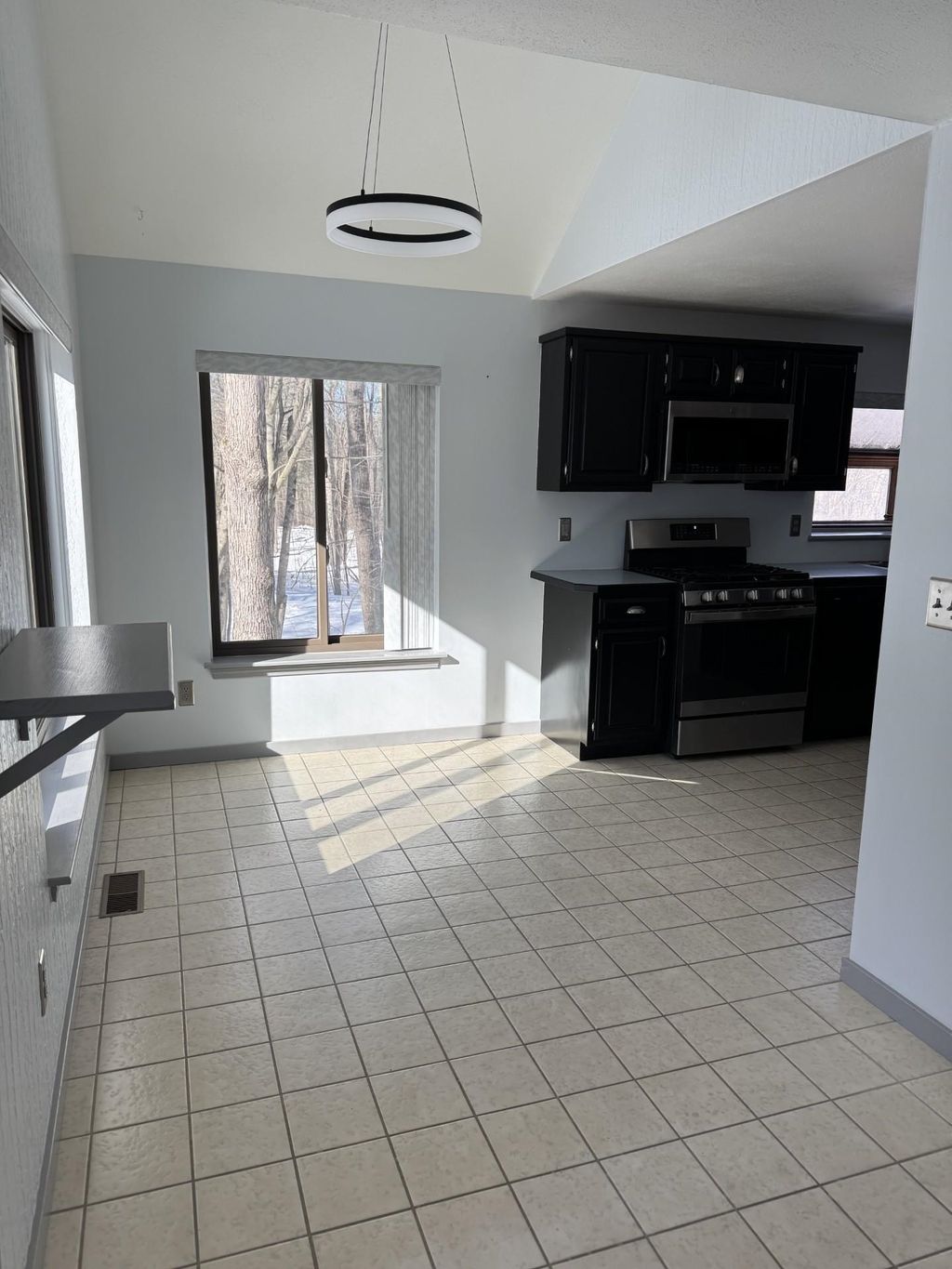 Photo of 5 Sycamore Court, Atkinson, NH 03811 (MLS # 5076569)