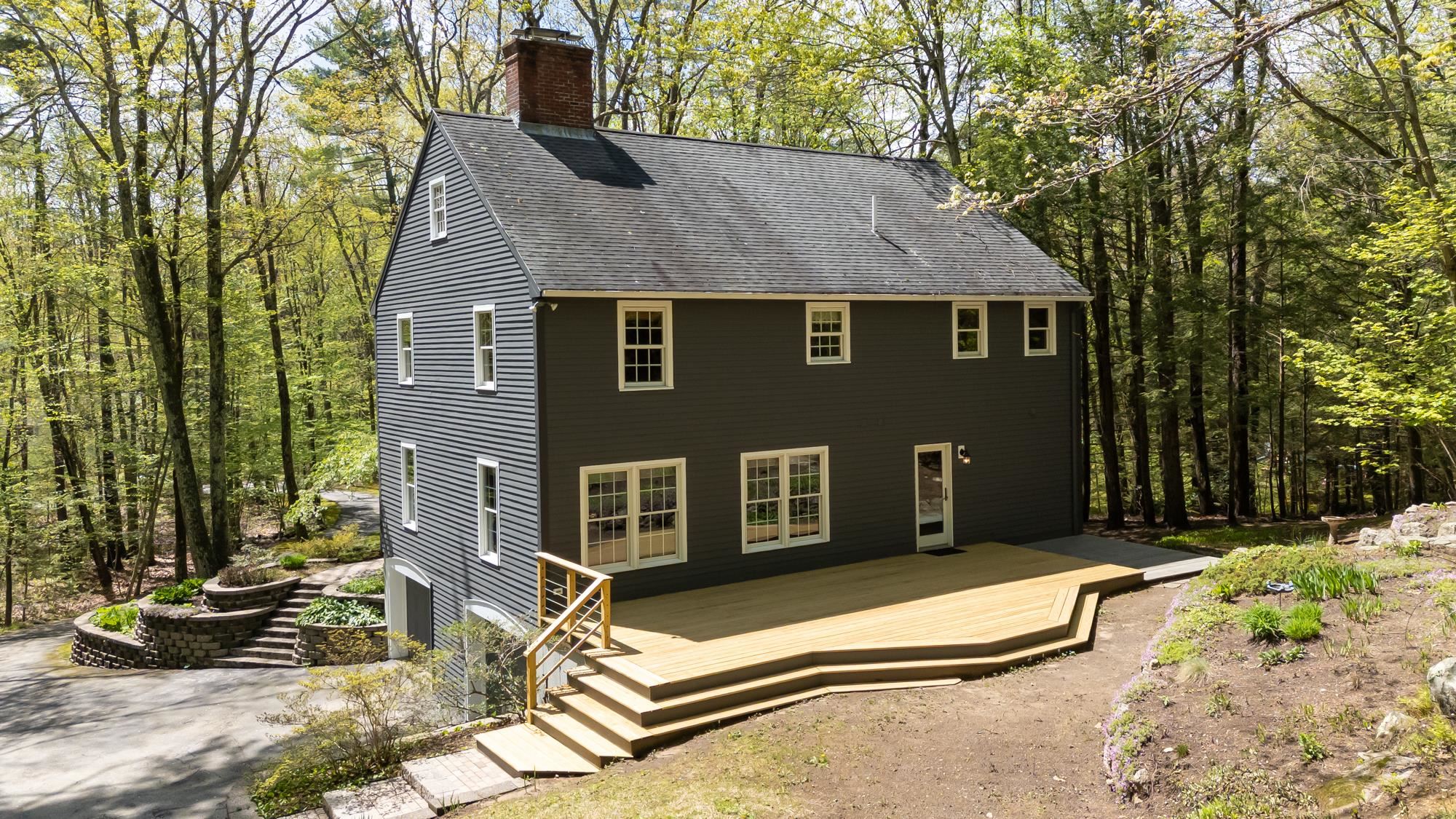 23 Holt Road
