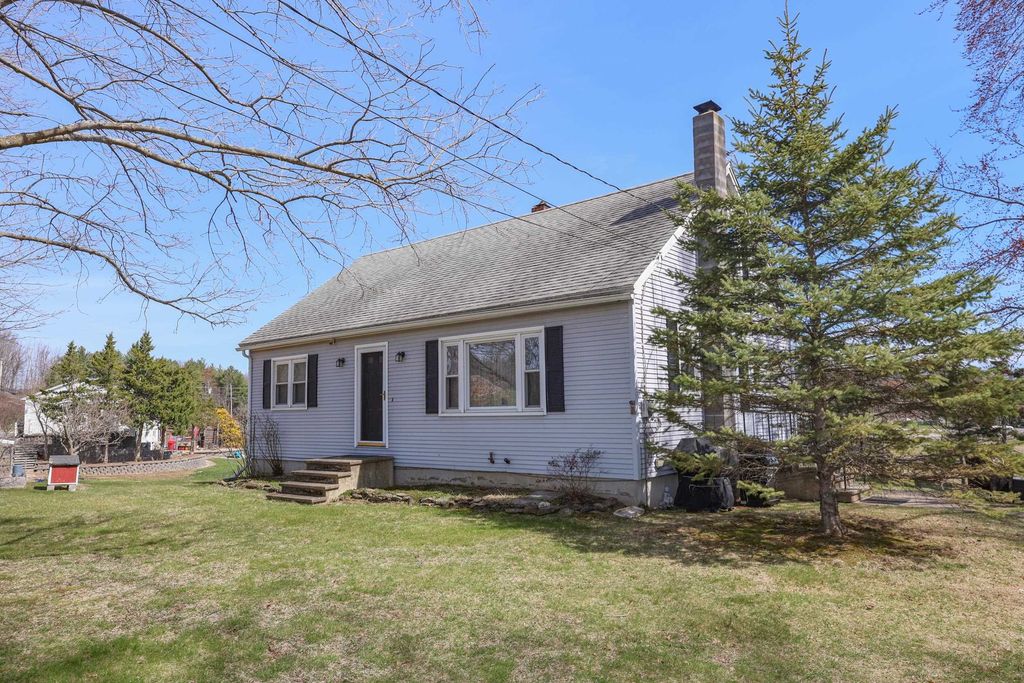 Photo of 9 Avery Road, Londonderry, NH 03053 (MLS # 5083274)