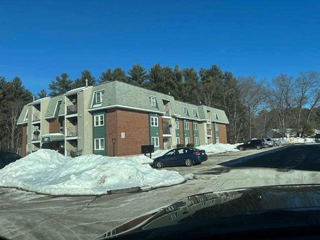 Photo of 3 Knights Bridge Drive #302, Nashua, NH 03063 (MLS # 5076325)