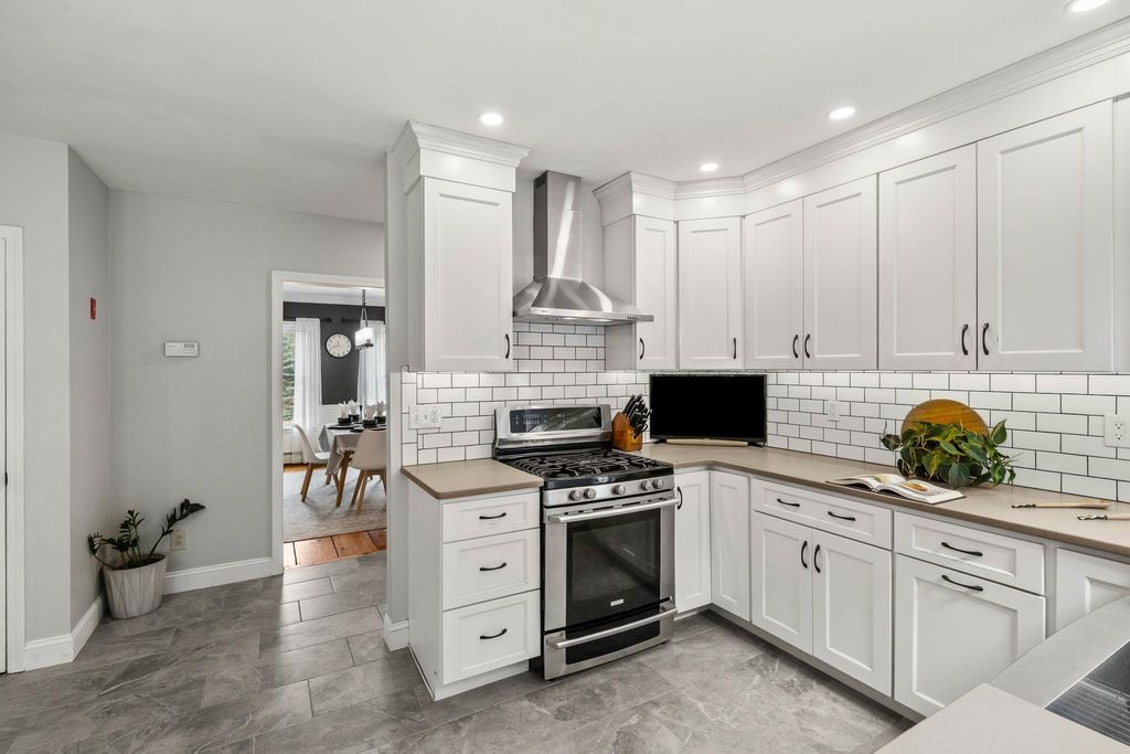 Photo of 71 Deerwood Hollow, Chester, NH 03036 (MLS # 5079925)