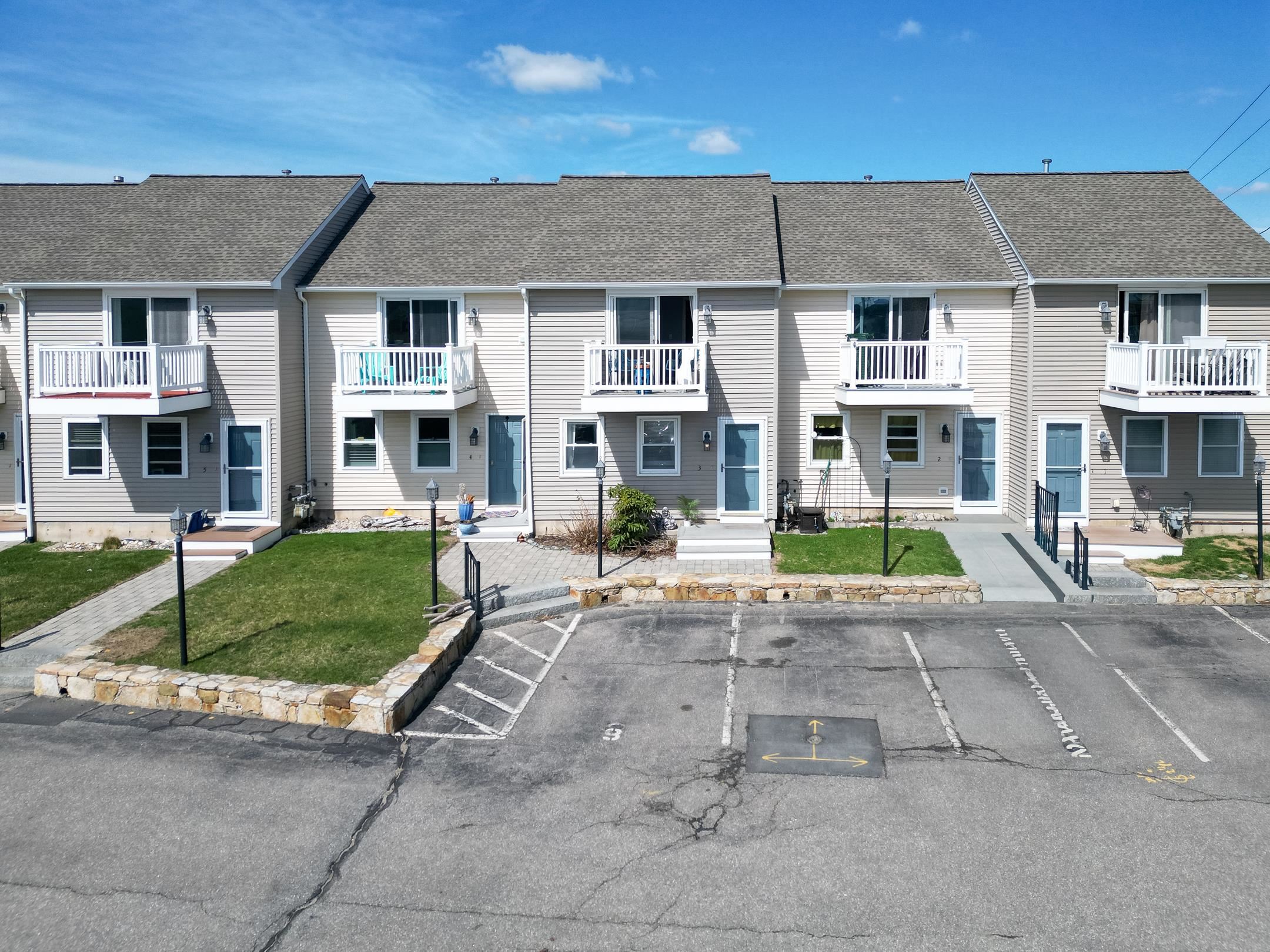 571 Winnacunnet Road 3