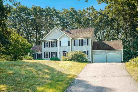 Photo of 34 Gabrielle Drive, Hudson, NH 03051 (MLS # 5056526)