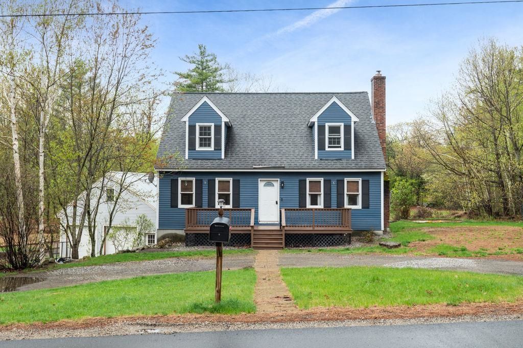 Photo of 11 Southview Lane, Alton, NH 03810 (MLS # 5078114)