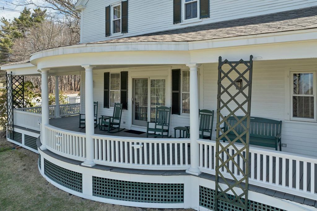 Photo of 375 S Main Street, Wolfeboro, NH 03894 (MLS # 5083547)