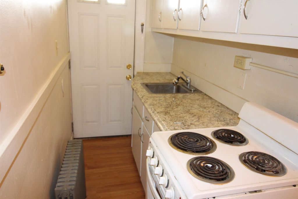 Photo of 174 Concord Street #3, Manchester, NH 01303 (MLS # 5064760)