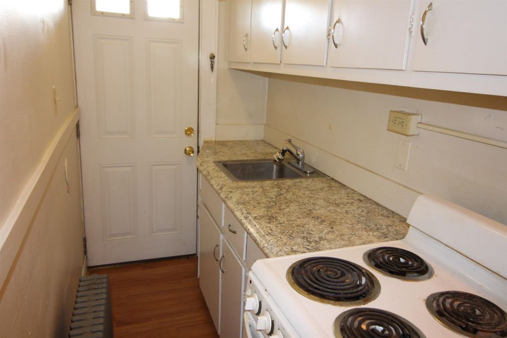 Photo of 174 Concord Street #3, Manchester, NH 01303 (MLS # 5064760)
