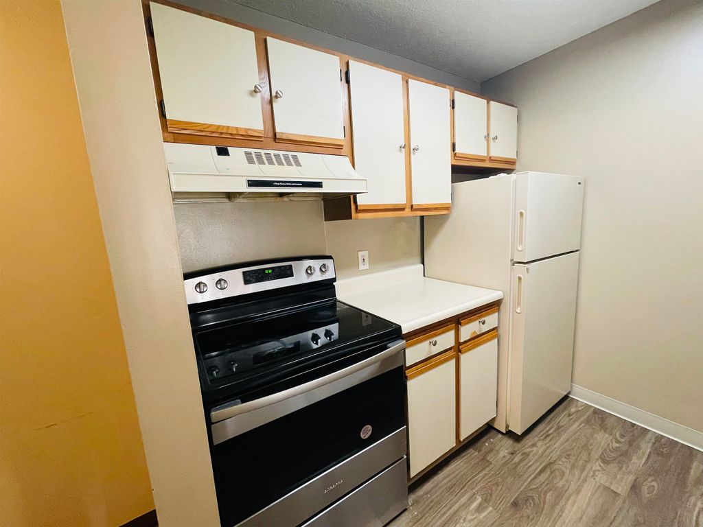 Photo of 130 Eastern Avenue #103, Manchester, NH 03104 (MLS # 5075043)