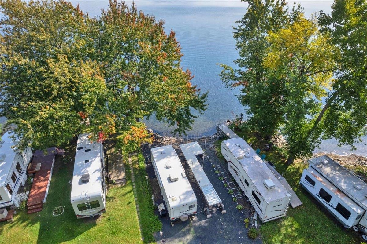 1088 Lakeview Drive