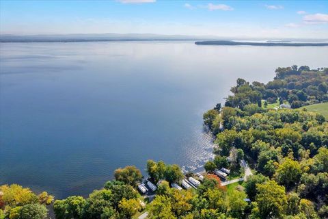 1088 Lakeview Drive North Hero VT 05474