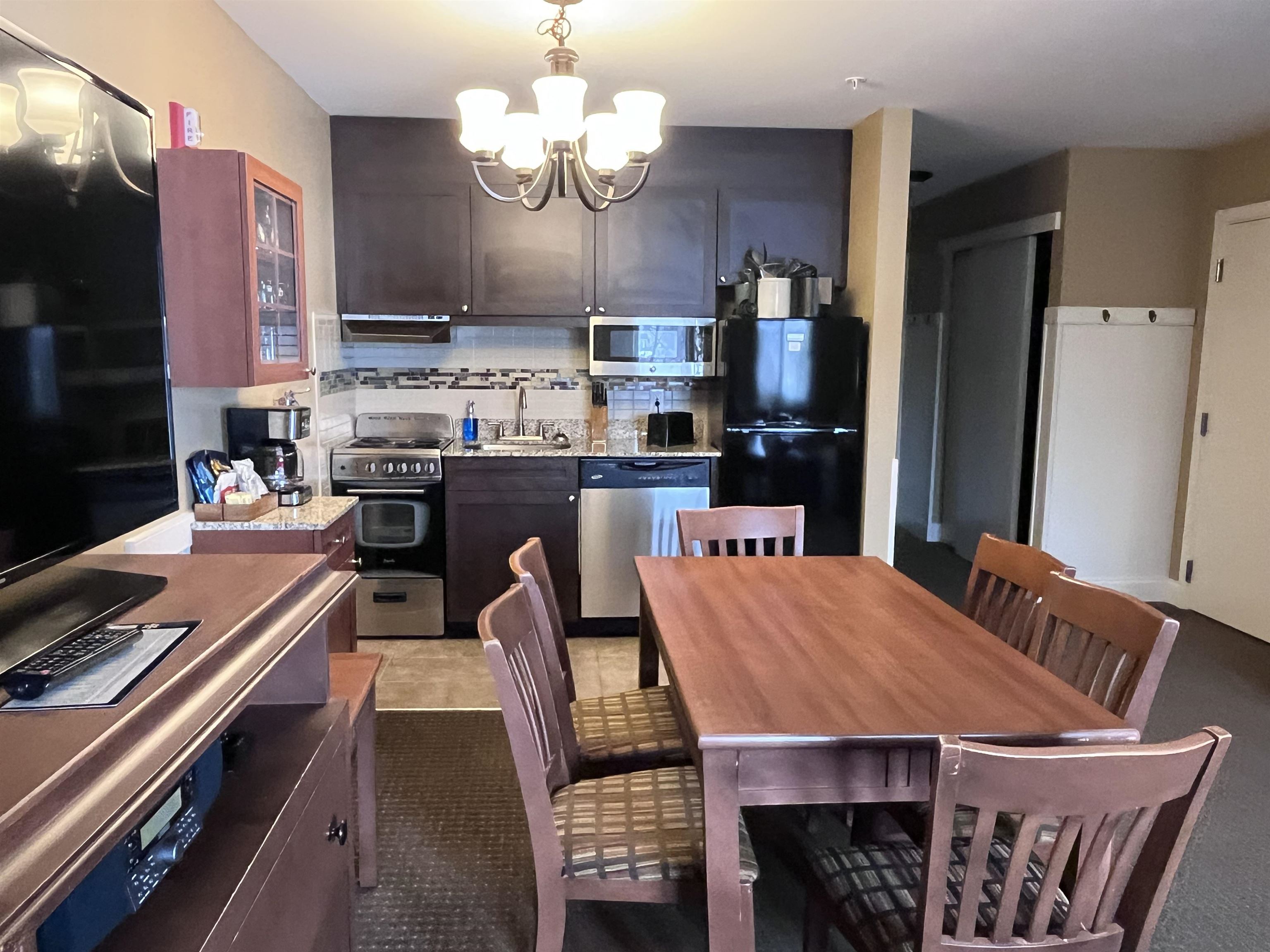 208/210 qtr2 89 Grand Summit Way