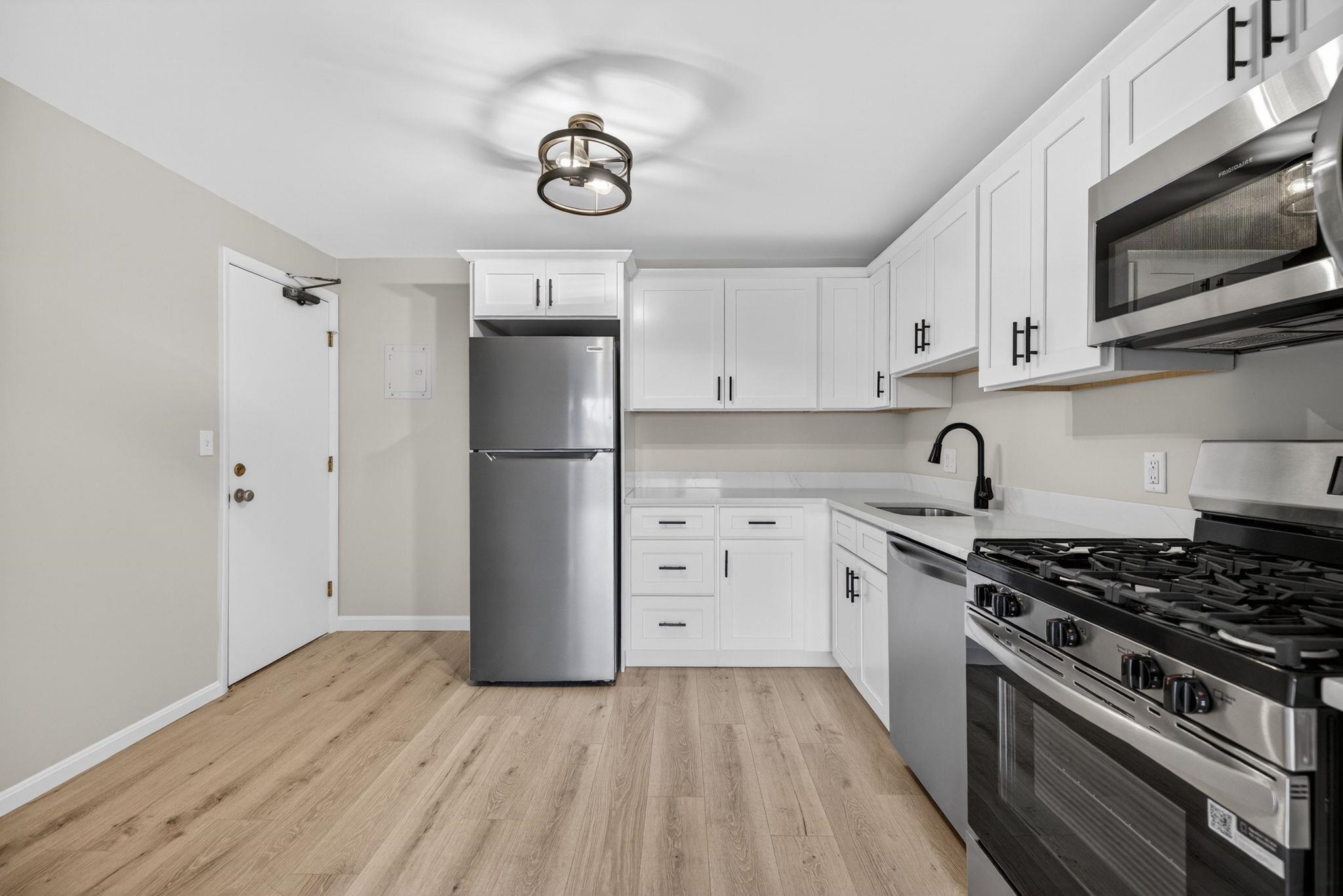 128 Mammoth Road 122