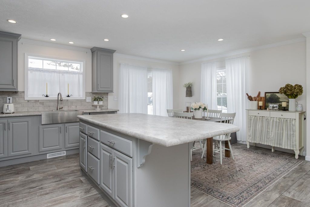 Photo of 104 Robin Hood Drive, Exeter, NH 03833 (MLS # 5078572)