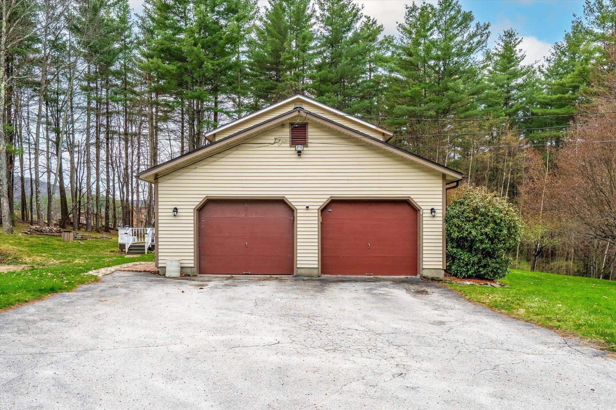 West Rutland, Vermont 05777, United States, 4 Bedrooms Bedrooms, ,2 BathroomsBathrooms,Residential,Active,120763