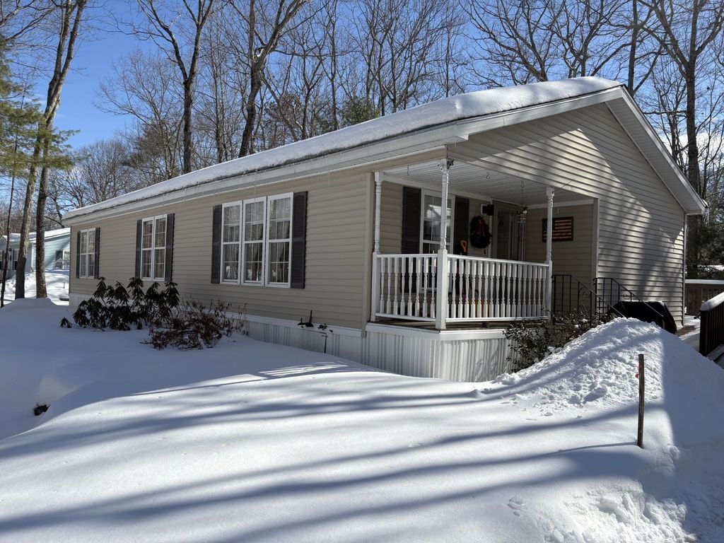 Photo of 9 Kenyann Drive, Wolfeboro, NH 03894 (MLS # 5081568)