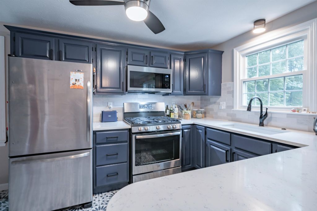 Photo of 26 Andover Down #Unit 276, Nashua, NH 03063 (MLS # 5065254)