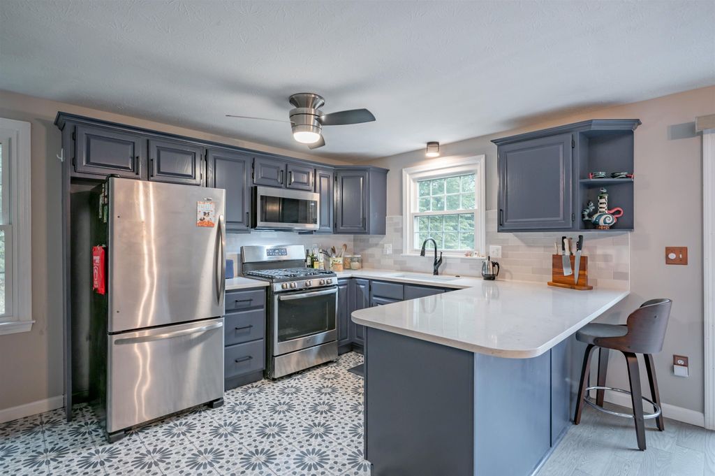 Photo of 26 Andover Down #Unit 276, Nashua, NH 03063 (MLS # 5065254)