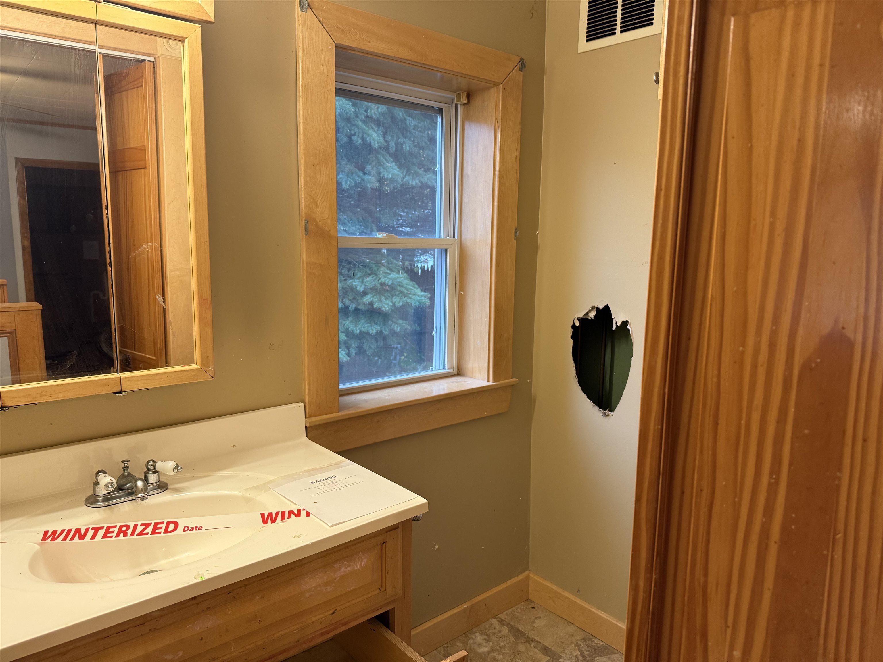 Swanton, Vermont 05488, United States, 3 Bedrooms Bedrooms, ,2 BathroomsBathrooms,Residential,Active,216748