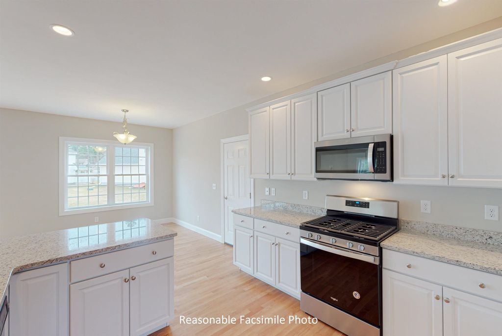 Photo of 105 Lantern Drive, Sandown, NH 03873 (MLS # 5089169)