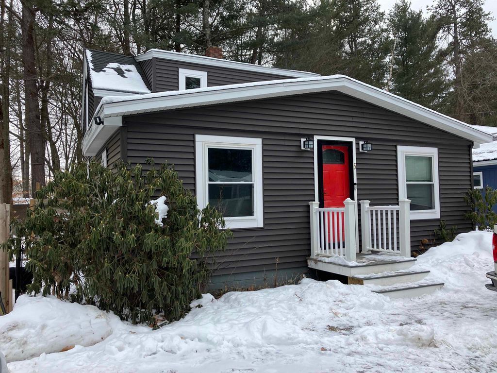 Photo of 5 Jefferson Avenue, Rochester, NH 03867 (MLS # 5073272)