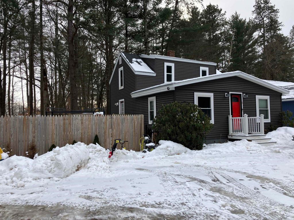 Photo of 5 Jefferson Avenue, Rochester, NH 03867 (MLS # 5073272)