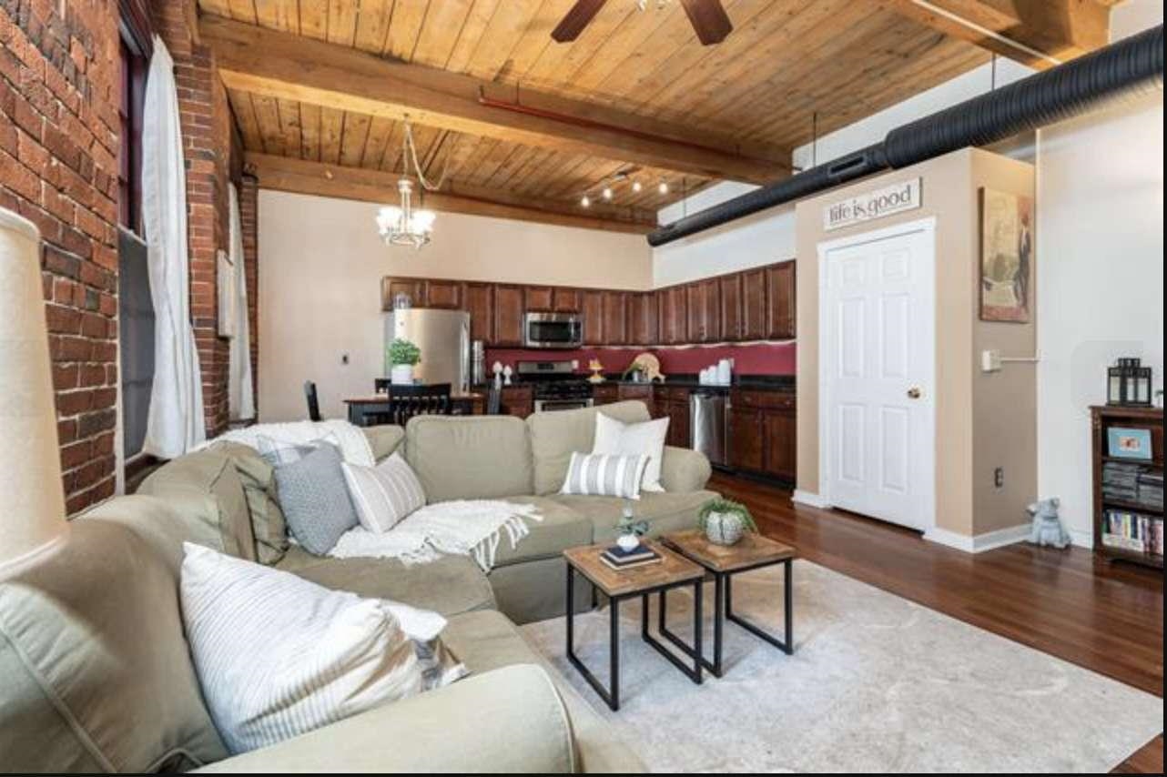 471 Silver Street 108