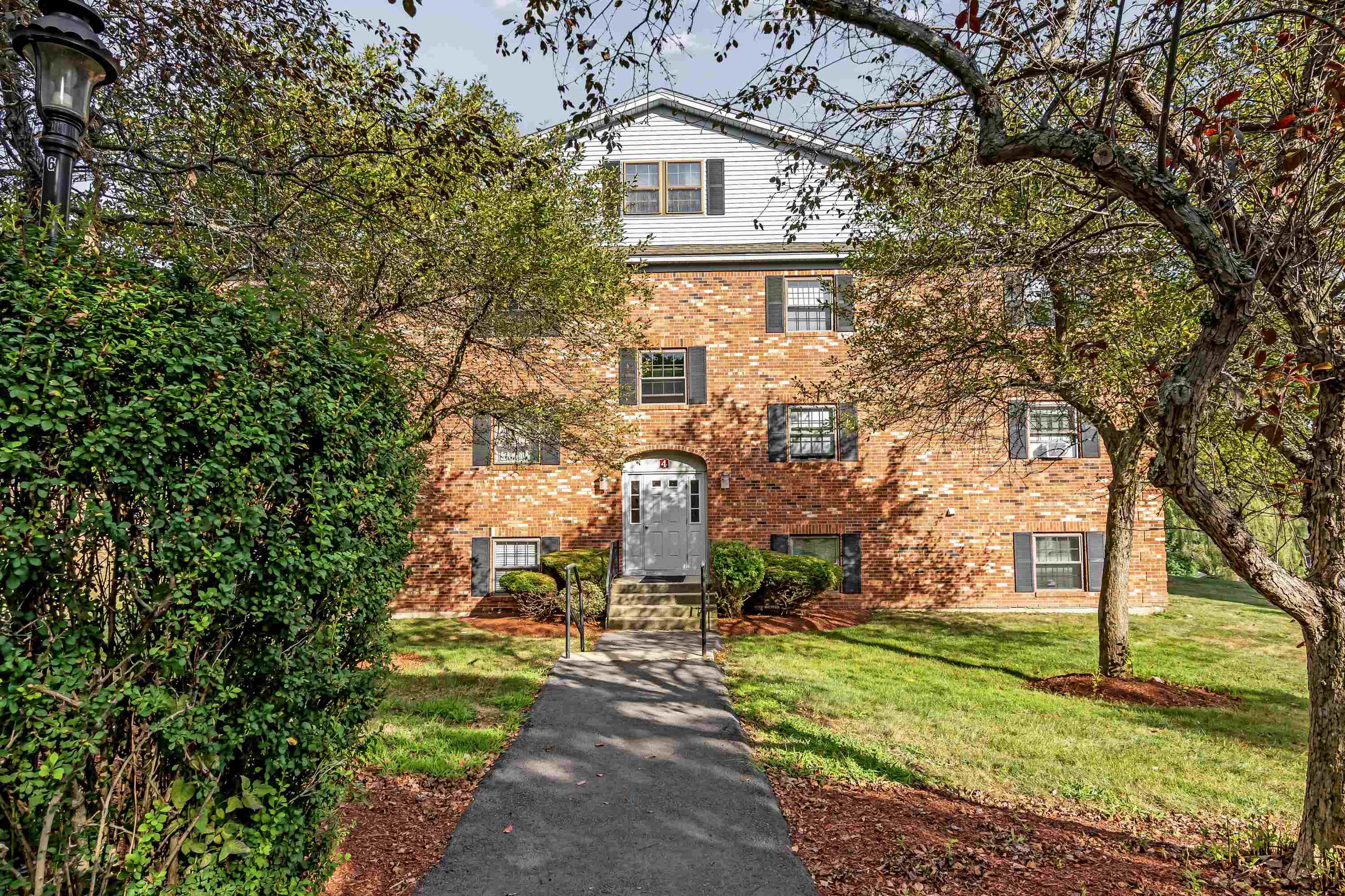 4 Fairfax Avenue 154