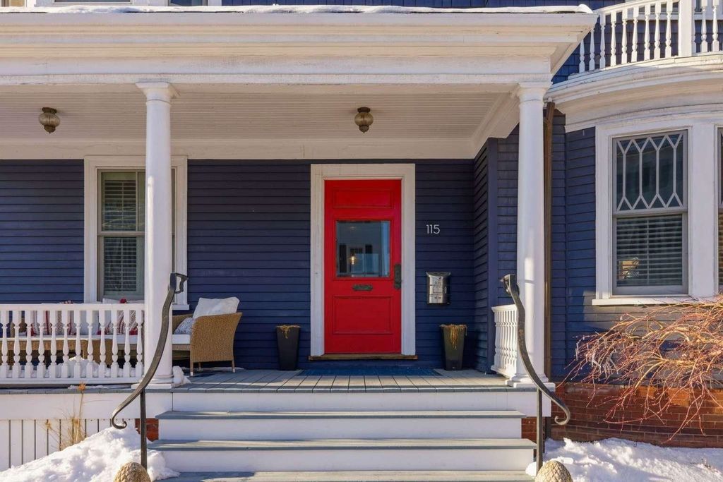 Photo of 115 Court Street, Portsmouth, NH 03801 (MLS # 5085613)
