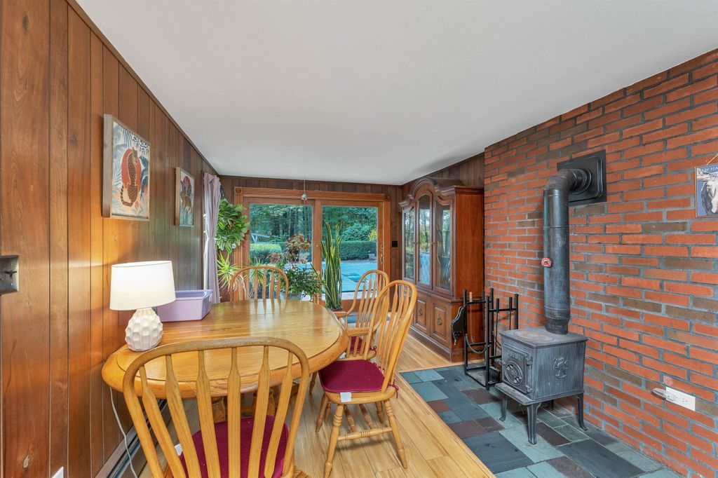 Photo of 130 Searles Road, Nashua, NH 03062 (MLS # 5063398)