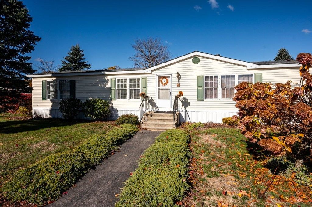 Photo of 16 Nashboa Drive, Rochester, NH 03867 (MLS # 5067728)