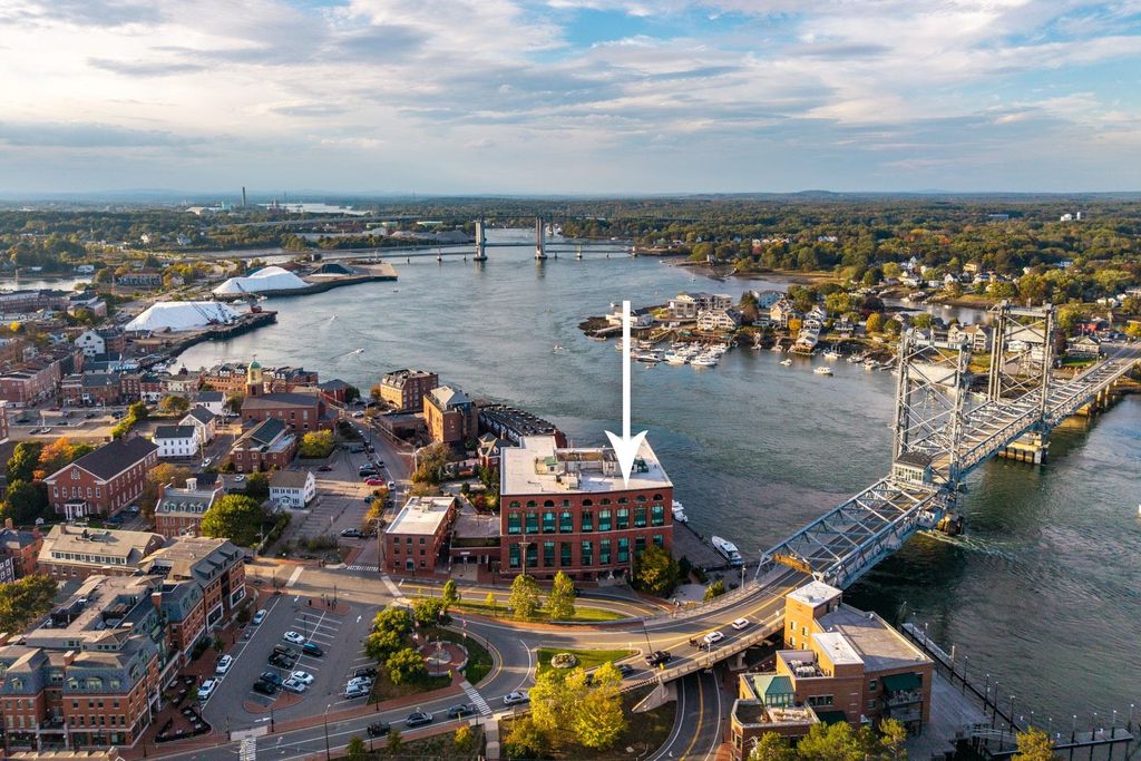 Photo of 1 Harbour Place #4i, Portsmouth, NH 03801 (MLS # 5085159)